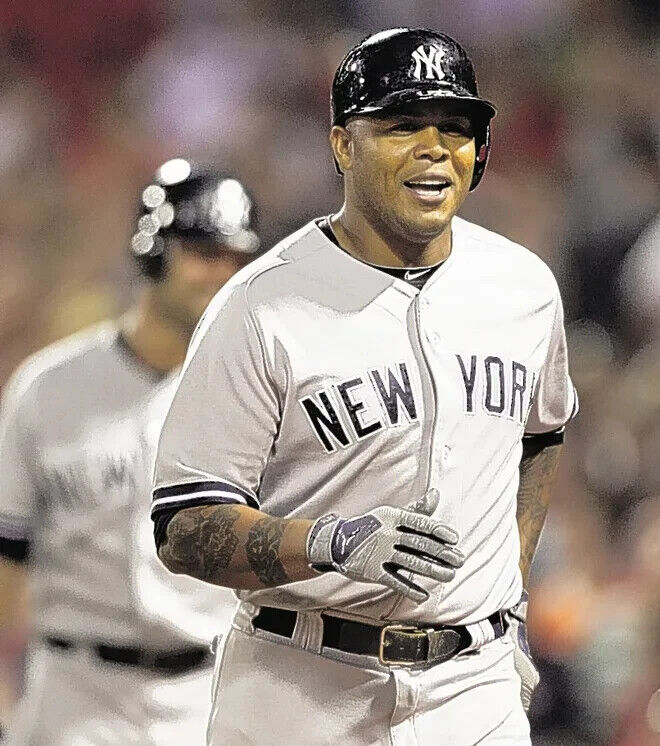 Andruw Jones Signed New York Yankees Jersey (Beckett) 10 Gold Glove Awards C.F.