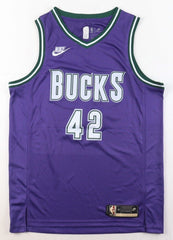 Vin Baker Signed Milwaukee Bucks Nike Jersey (PSA) 1993 1st Round Pck #8 Overall