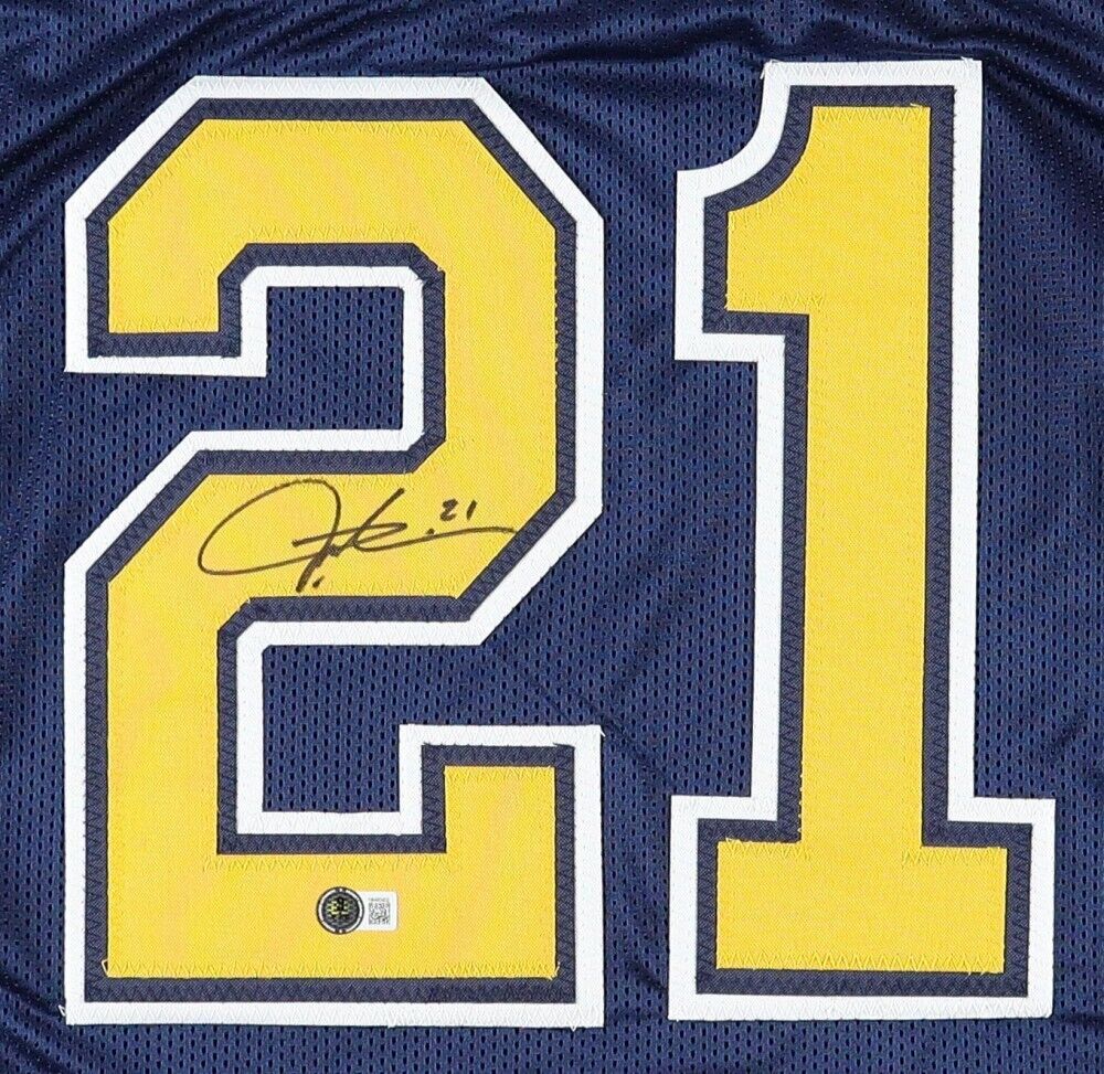 LaDainian Tomlinson Signed San Diego Charger Jersey (Beckett) 5×Pro Bowl RB
