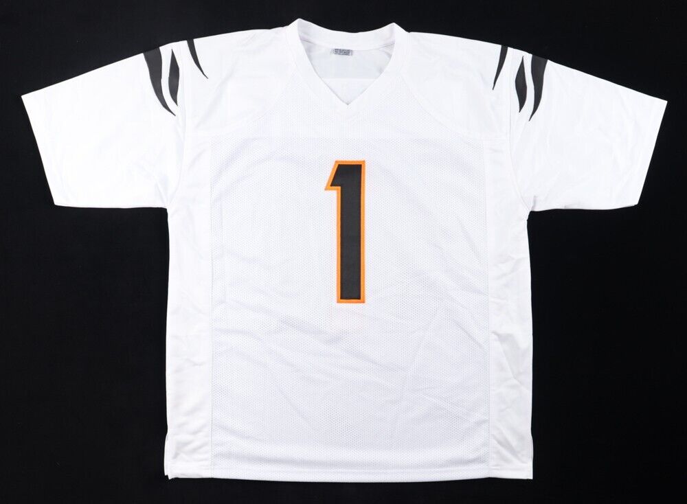 Ja'Marr Chase Signed Bengals Jersey (Player Holo) Cincinnati's 1st Rd Pick 2021