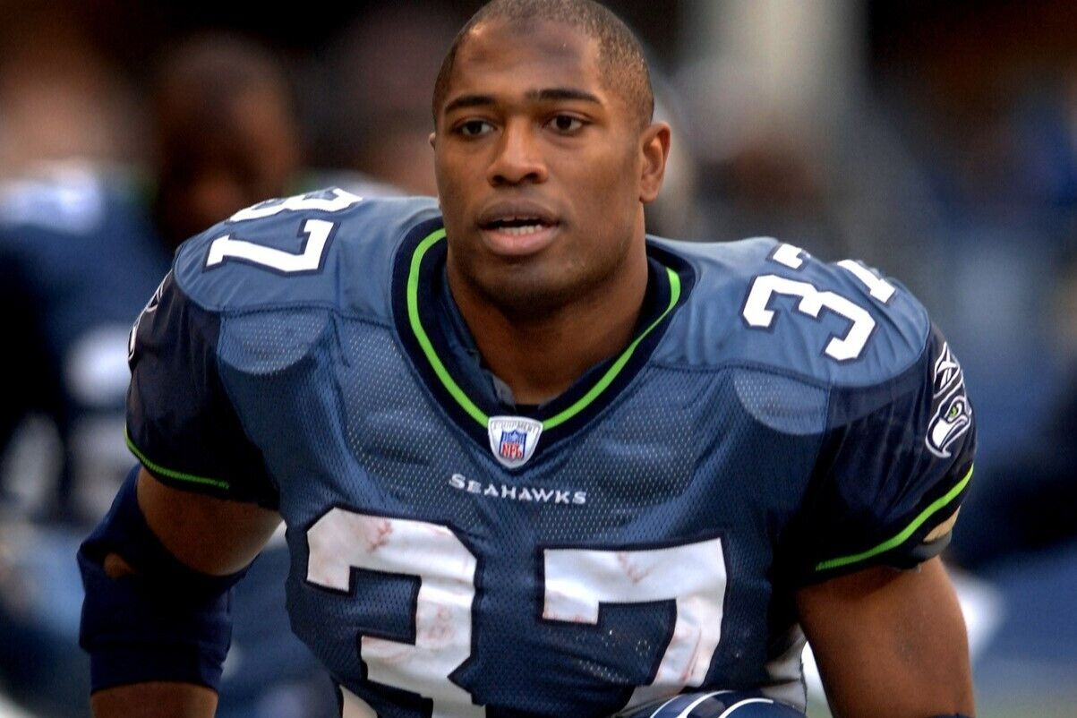 Shaun Alexander Signed Seattle Seahawks Jersey Inscribed "2005 NFL MVP"(Beckett)