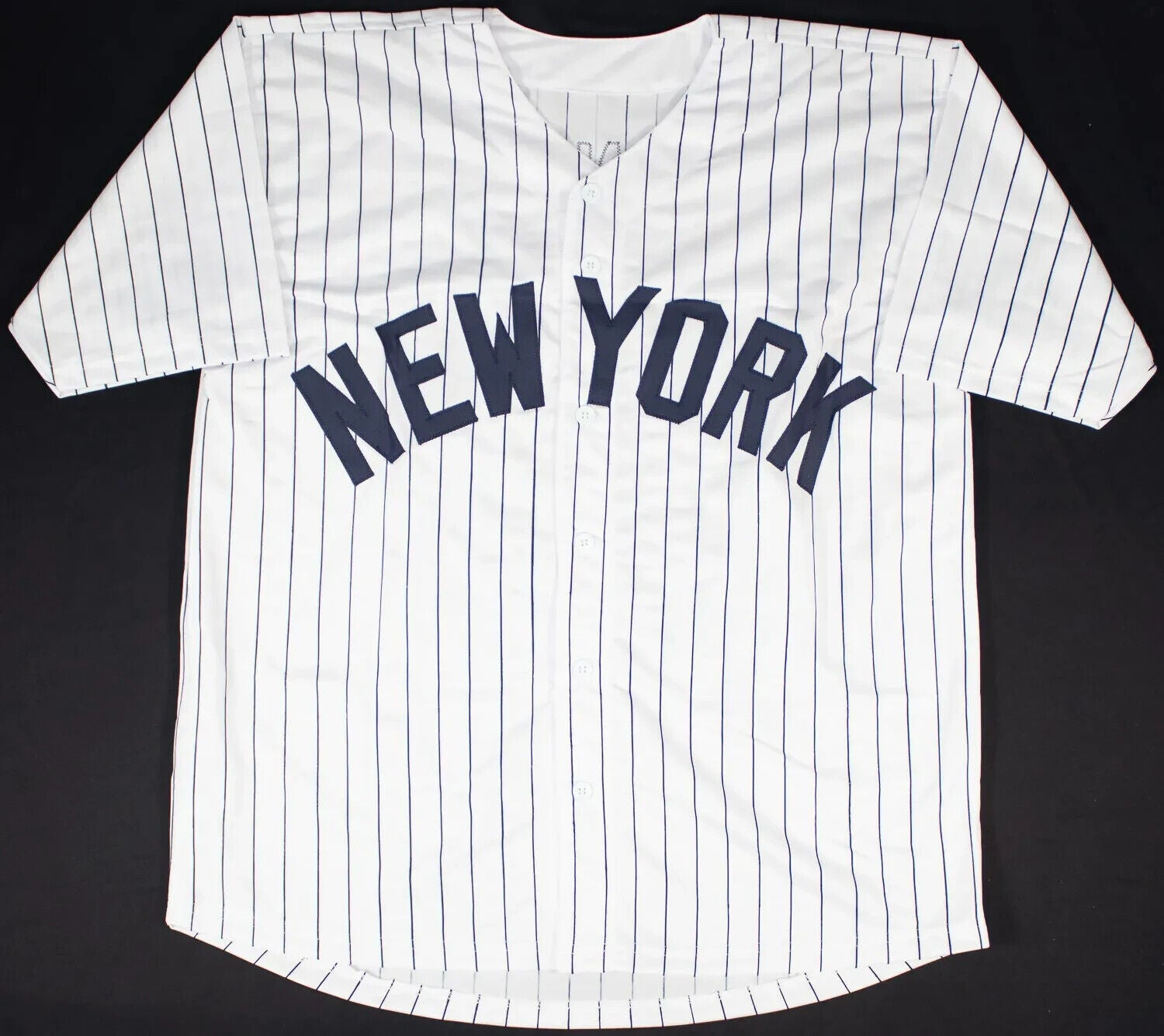 Andruw Jones Signed New York Yankees Jersey (Beckett) 10xGold Glove Award Winner