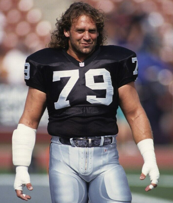 Bob Golic Signed Los Angeles Raiders Jersey (JSA COA) 3×Pro Bowl Def. Tackle