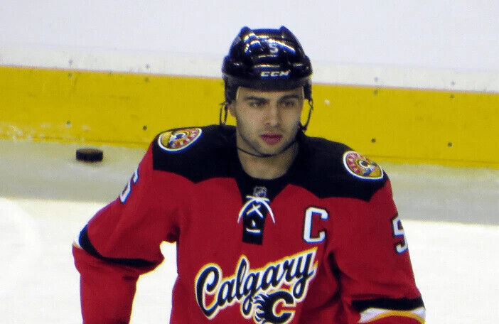 Mark Giordano Signed Flames Captain's Jersey (Beckett COA) All Star Defenseman