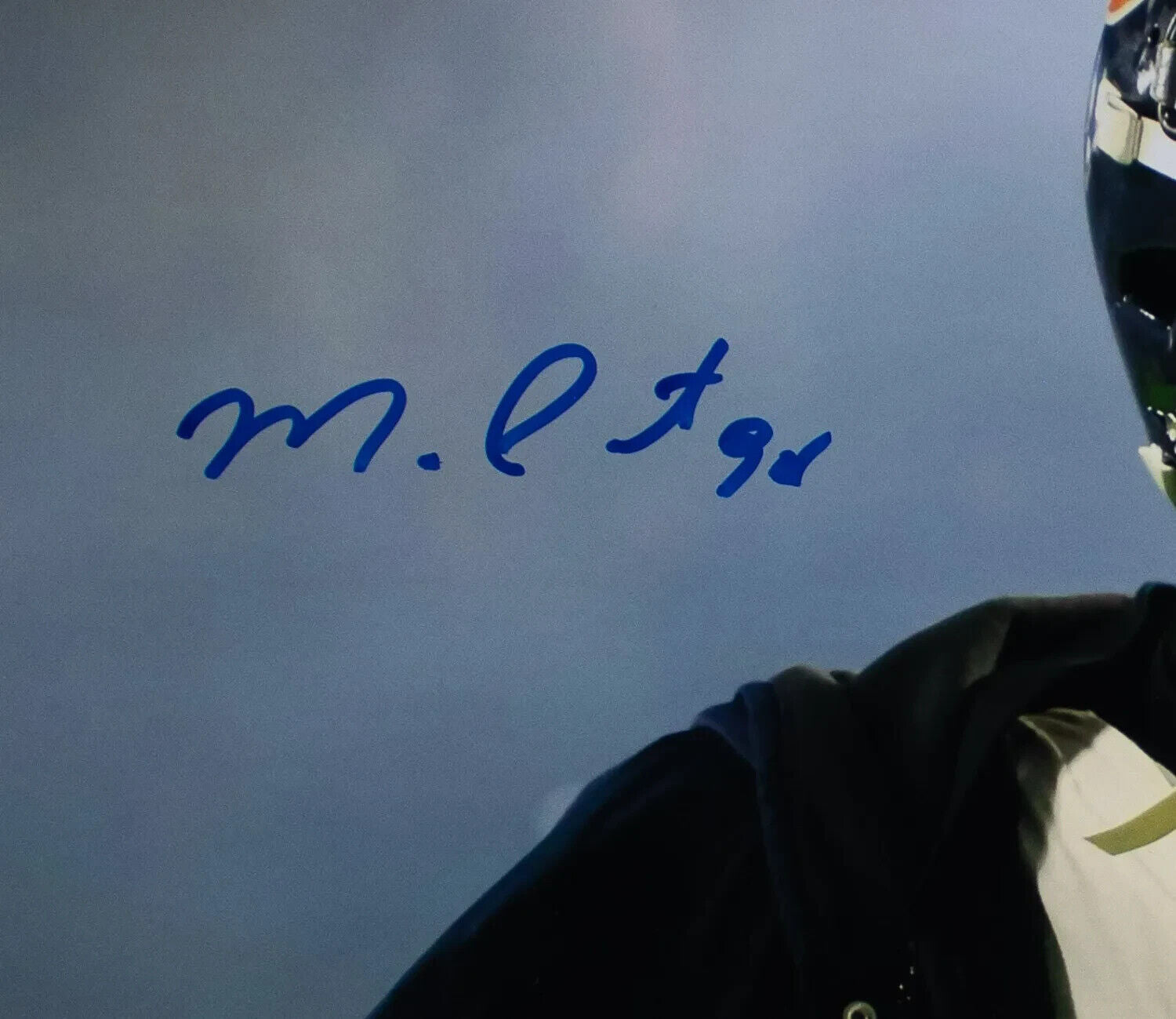 Montez Sweat Chicago Bears Signed 16" x 20" Photo (JSA COA) 2023 Sack Leader /DE