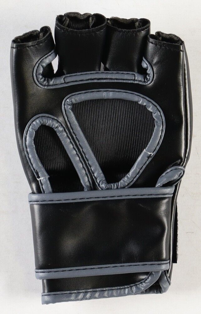 Dustin Poirier Signed UFC Glove (Beckett) 30 - 9 MMA Record / 15 W's by Knockout