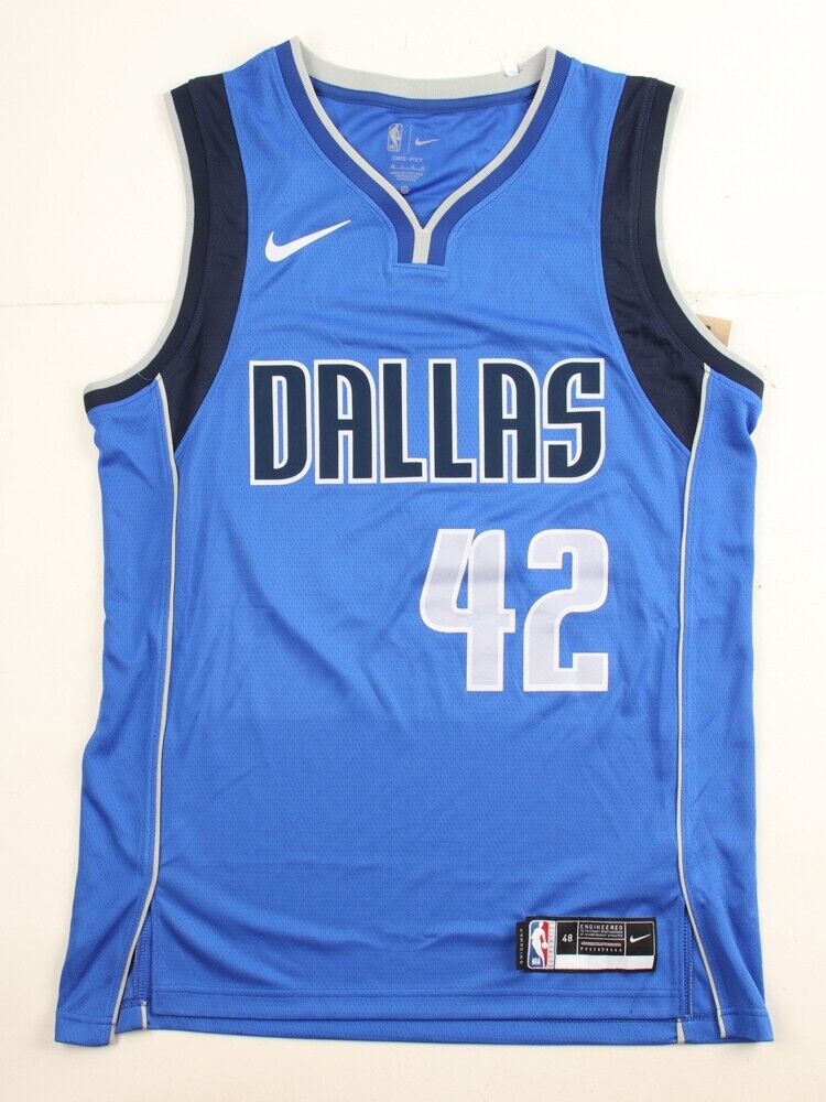 Maxi Kleber Signed Dallas Mavericks Jersey (PSA) Mavs Power Forward Since 2017