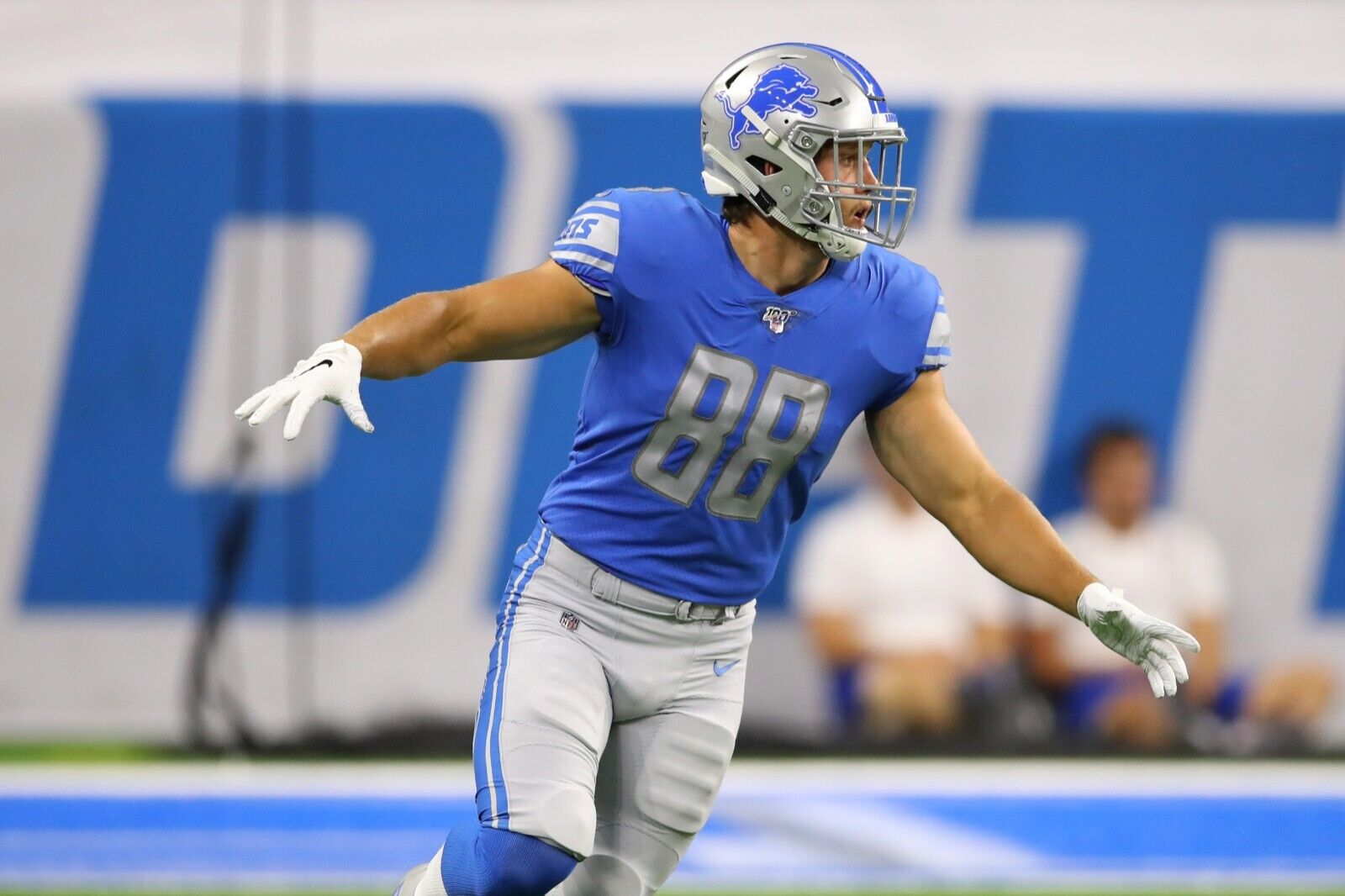 T. J. Hockenson Signed Detroit Lions Jersey (Beckett) 2019 1st Round Pick T.End