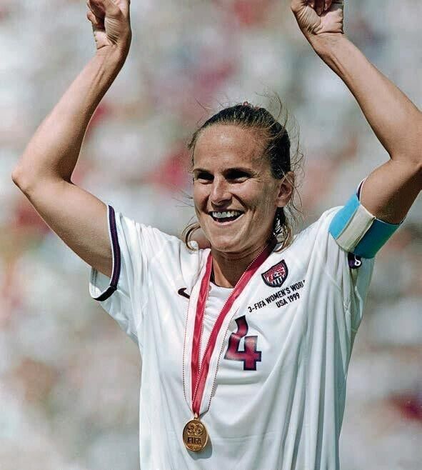 1999 USA Women's Soccer Team Jersey Signed by (8) See List (Beckett) Chastain +