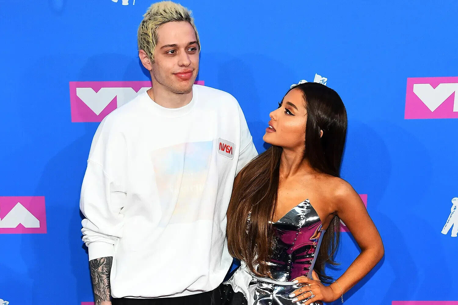 Saturday Night Live's Pete Davidson Signed New York Yankees Jersey (Beckett) SNL