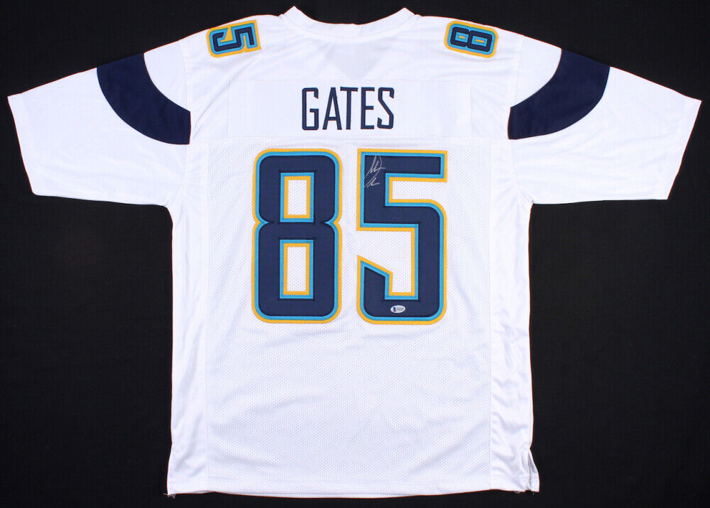 Antonio Gates Signed San Diego Chargers Jersey (Beckett COA) 8×Pro Bowl T.E.