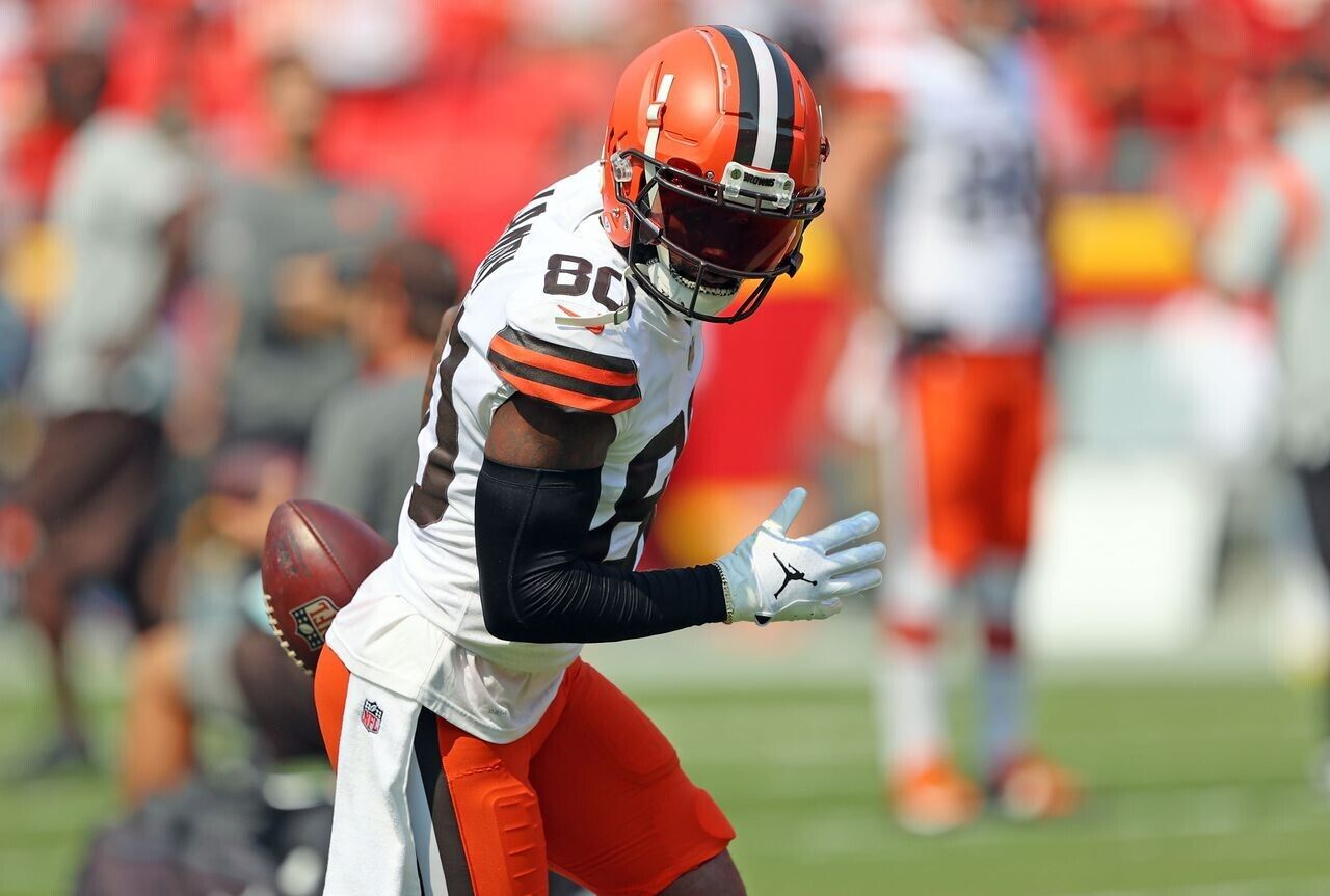 Jarvis Landry Signed Cleveland Browns Jersey (JSA COA) 3xPro Bowl Wide Receiver