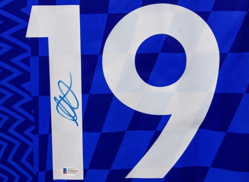 Mason Mount Signed Chelsea Football Club Jersey (Beckett) Central Midfielder