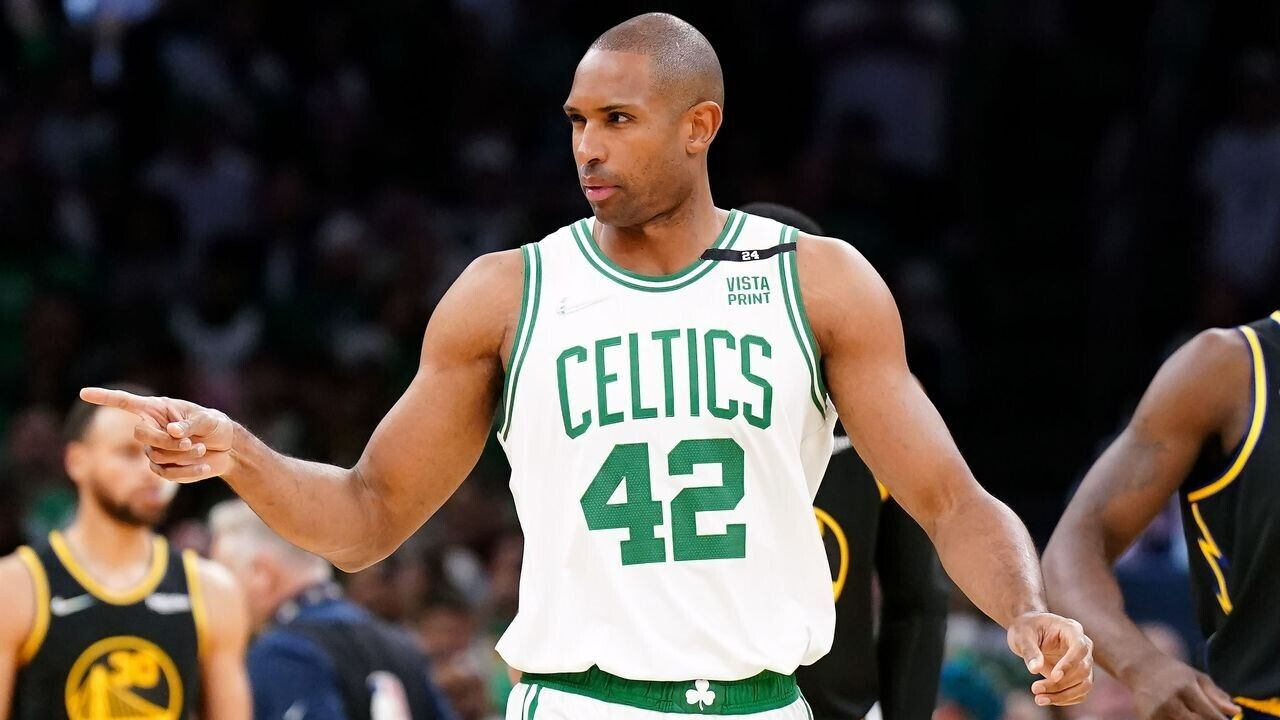 Al Horford Signed Boston Celtics Jersey (Beckett) 5xNBA All Star Power Forward