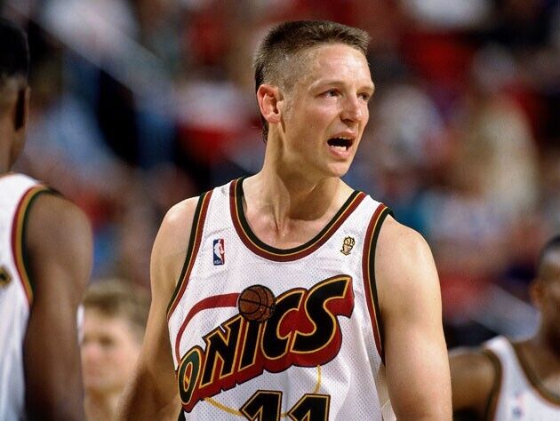 Detlef Schrempf Signed Seattle Supersonics Jersey (Beckett) 3xAll Star Forward