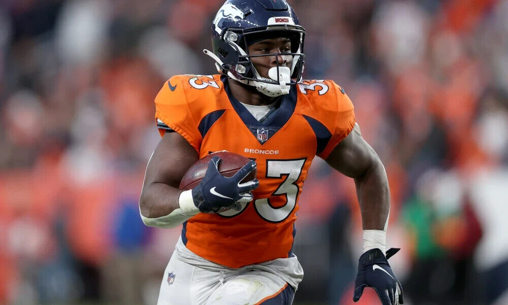 Javonte Williams Signed Denver Bronco White Jersey (Beckett Holo) 2021 2nd Rd Pk