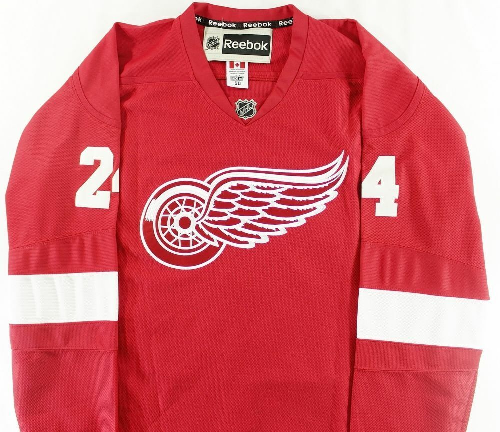 Chris Chelios Signed Detroit Red Wings Jersey (JSA COA) NHL Hall of Fame 2013