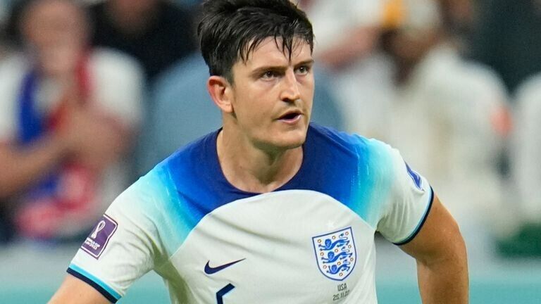 Harry Maguire Signed England National Team Soccer Jersey (Beckett) 2018 & 2022
