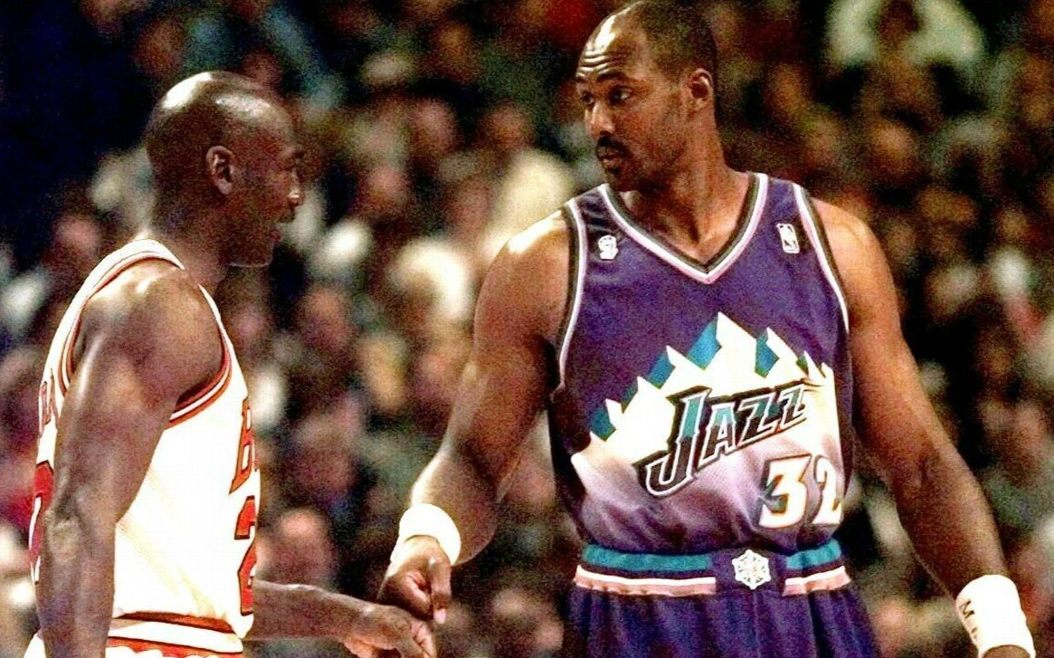 Karl Malone Signed Utah Jazz Jersey (JSA COA) 14xNBA All Star / Power Forward