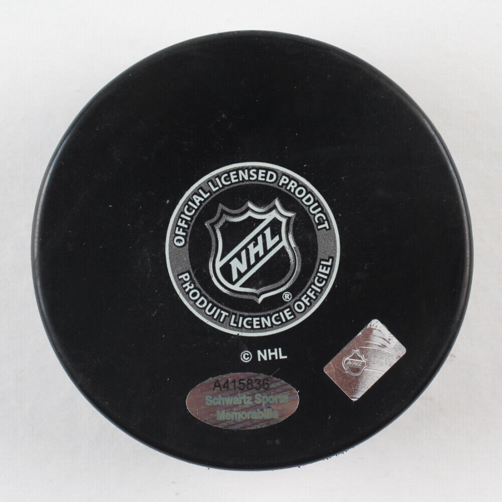 Brett Hull Signed Detroit Redwings Puck Inscribed "HOF 2009" (Schwartz Sports)