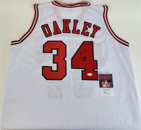 Charles Oakley Chicago Bulls Signed Jersey (JSA COA) 1994 NBA All-Star Forward
