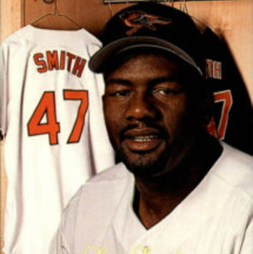 Lee Smith Signed N.L. Baseball (Beckett) Cubs, Cardinals, Red Sox, Yankees, Reds