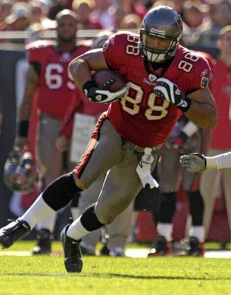 Anthony Becht Signed Tampa Bay Buccaneer Jersey (JSA COA) 1st Round Pick 2000 TE