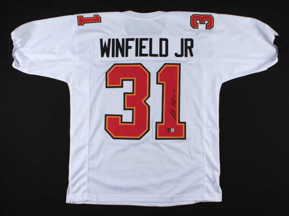 Antoine Winfield Jr Signed Buccaneers Jersey (Beckett Holo) Tampa Bay 2020 #2 Pk