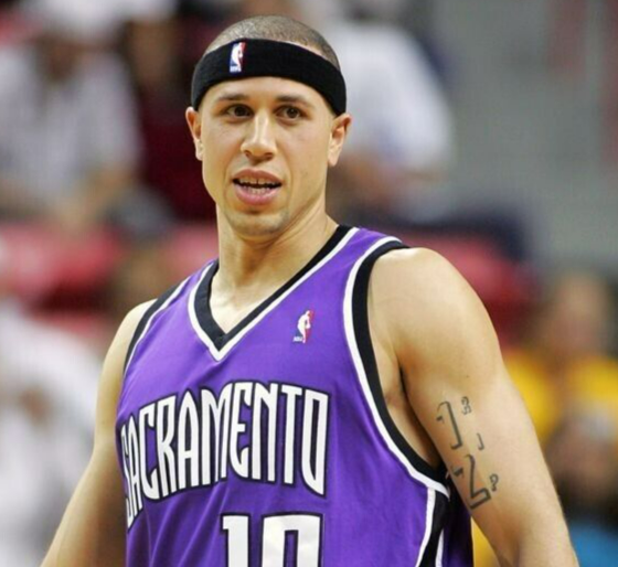 Mike Bibby Signed Sacramento Kings Jersey (Steiner) 1999 NBA All Rookie Team