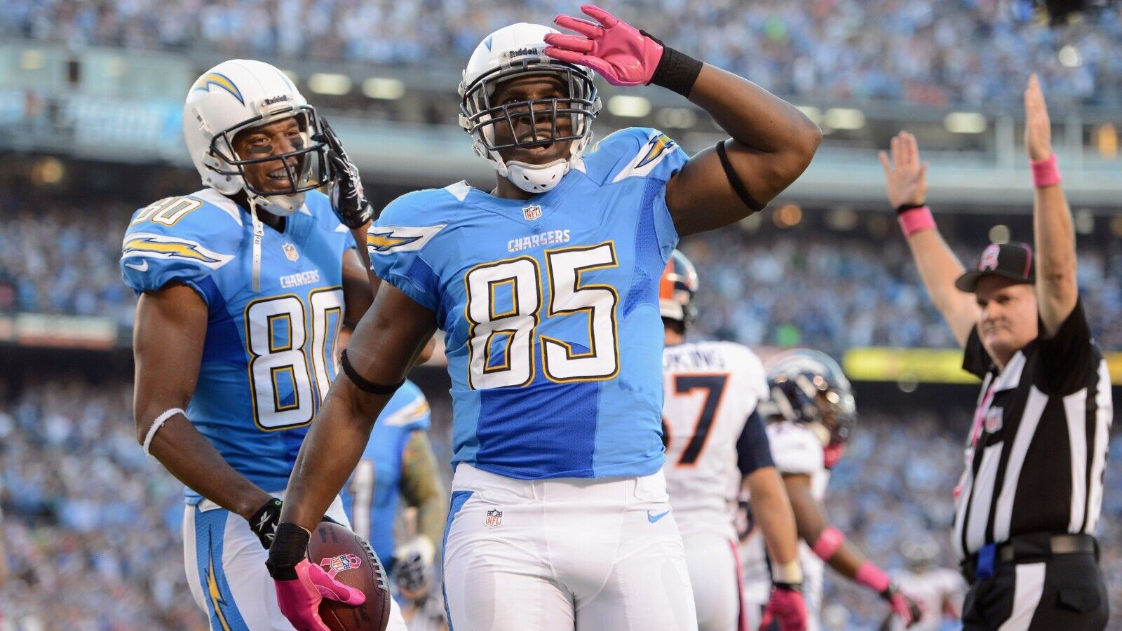 Antonio Gates Signed San Diego Chargers Jersey (JSA COA) 8×Pro Bowl Tight End