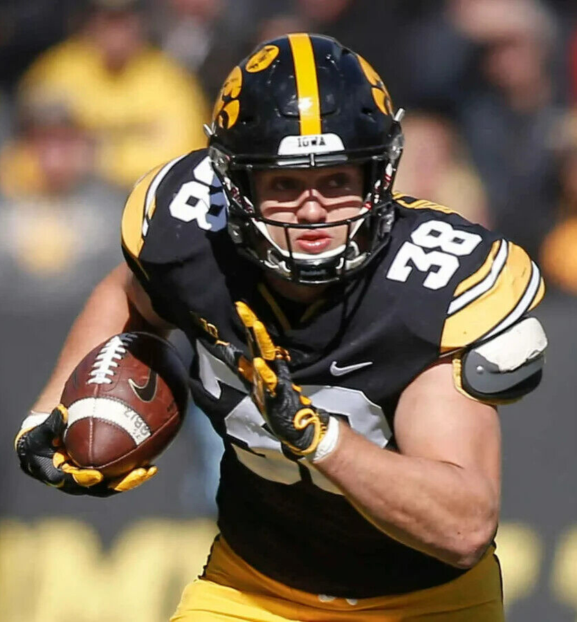 T.J. Hockenson Signed Iowa Hawkeyes Jersey (Beckett) Minnesota Viking Tight End