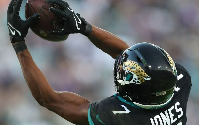 Zay Jones Signed Jacksonville Jaguar Mini Helmet (Beckett) Ex-East Carolina W.R.