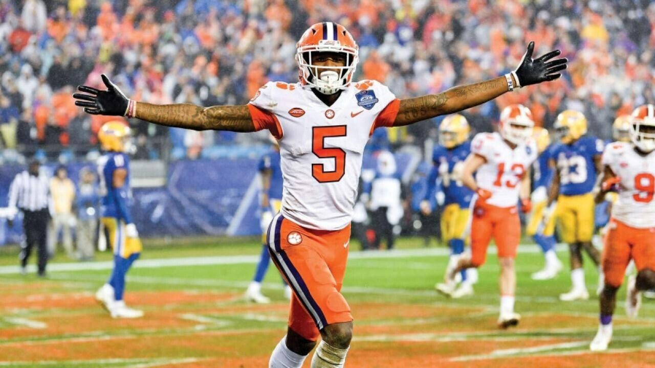 Tee Higgins Signed Clemson Tigers Jersey (JSA COA) 2020 Draft Pk / Wide Receiver