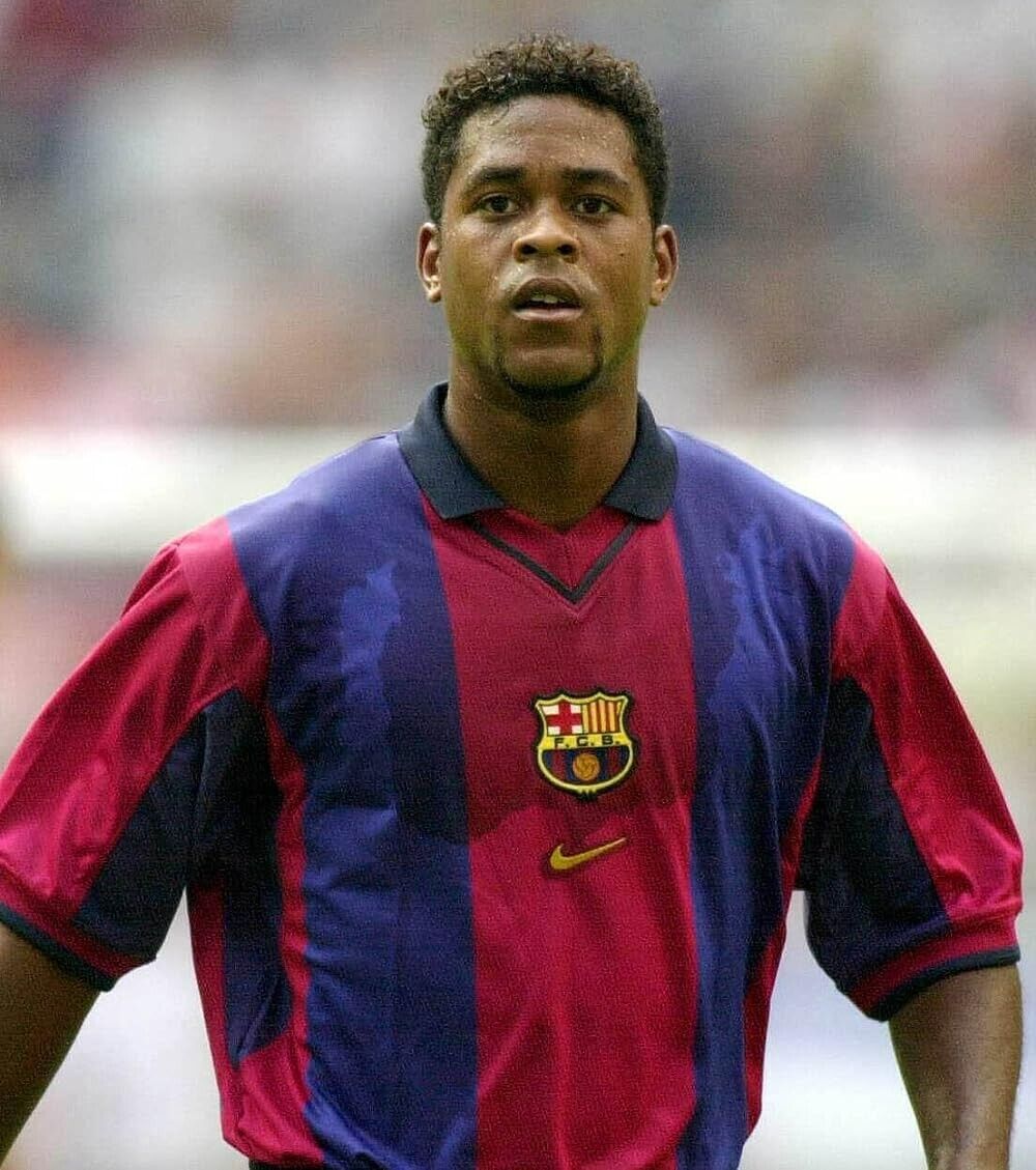 Patrick Kluivert Signed Barcelona FC Nike Style Home Jersey (Beckett) 149 Goals