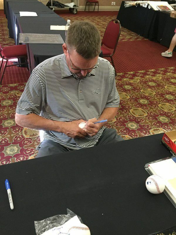 Mark Grace Signed Chicago Cubs Throwback Jersey (JSA) World Series champ (2001)