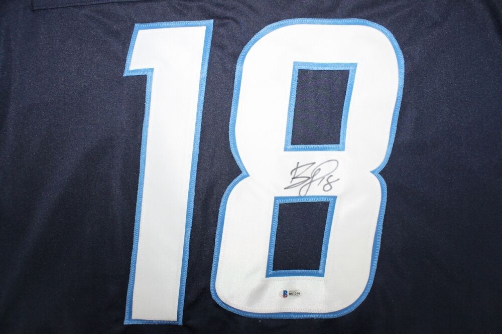 Bryan Little Signed Winnepeg Jets Jersey (Beckett COA) NHL Career 2007–present