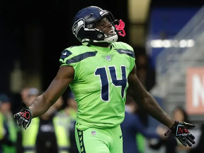 D. K. Metcalf Signed Seahawks Jersey (JSA COA) Seattle 2nd Rd Pick 2019 Ole Miss