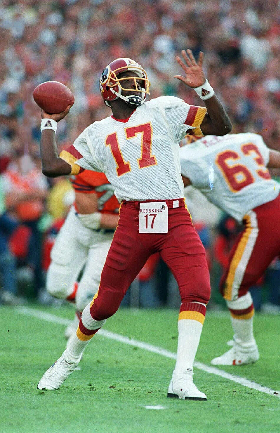 Doug Williams Signed NFL Football (Beckett) Redskins Super Bowl XXII Champ & MVP