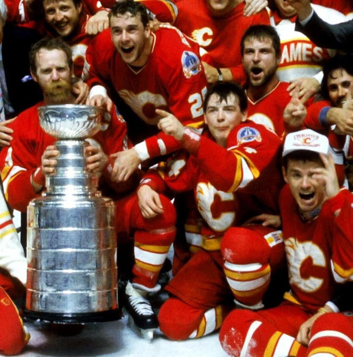 Gary Roberts Signed Calgary Flames Jersey (Beckett) 1989 Stanley Cup Champion