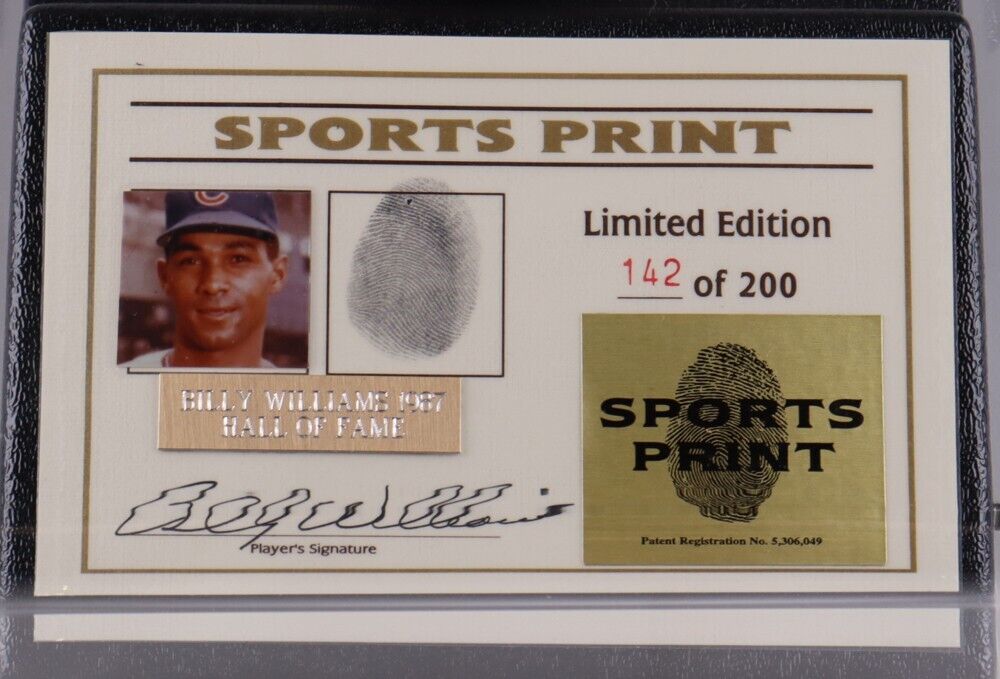 Billy Williams Signed LE NL Baseball w/ Thumbprint w/ Display Case Beckett Cubs