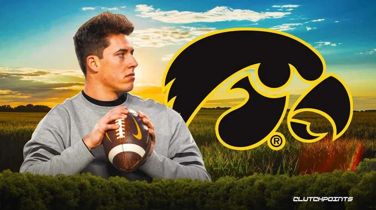 Cade McNamara Signed Iowa Hawkeyes Jersey (Beckett) Ex-Michigan Quarterback