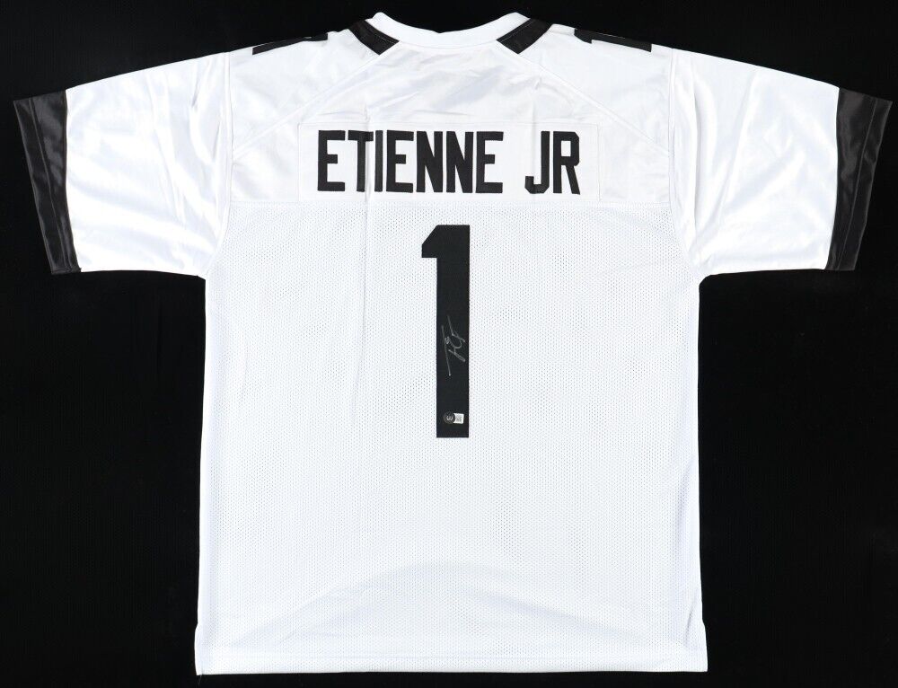 Travis Etienne Signed Jacksonville Jaguars Jersey (Beckett) Ex-Clemson Tigers RB