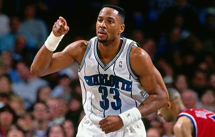 Alonzo Mourning Signed Charlotte Hornets Jersey (JSA COA) 7× NBA All-Star Center