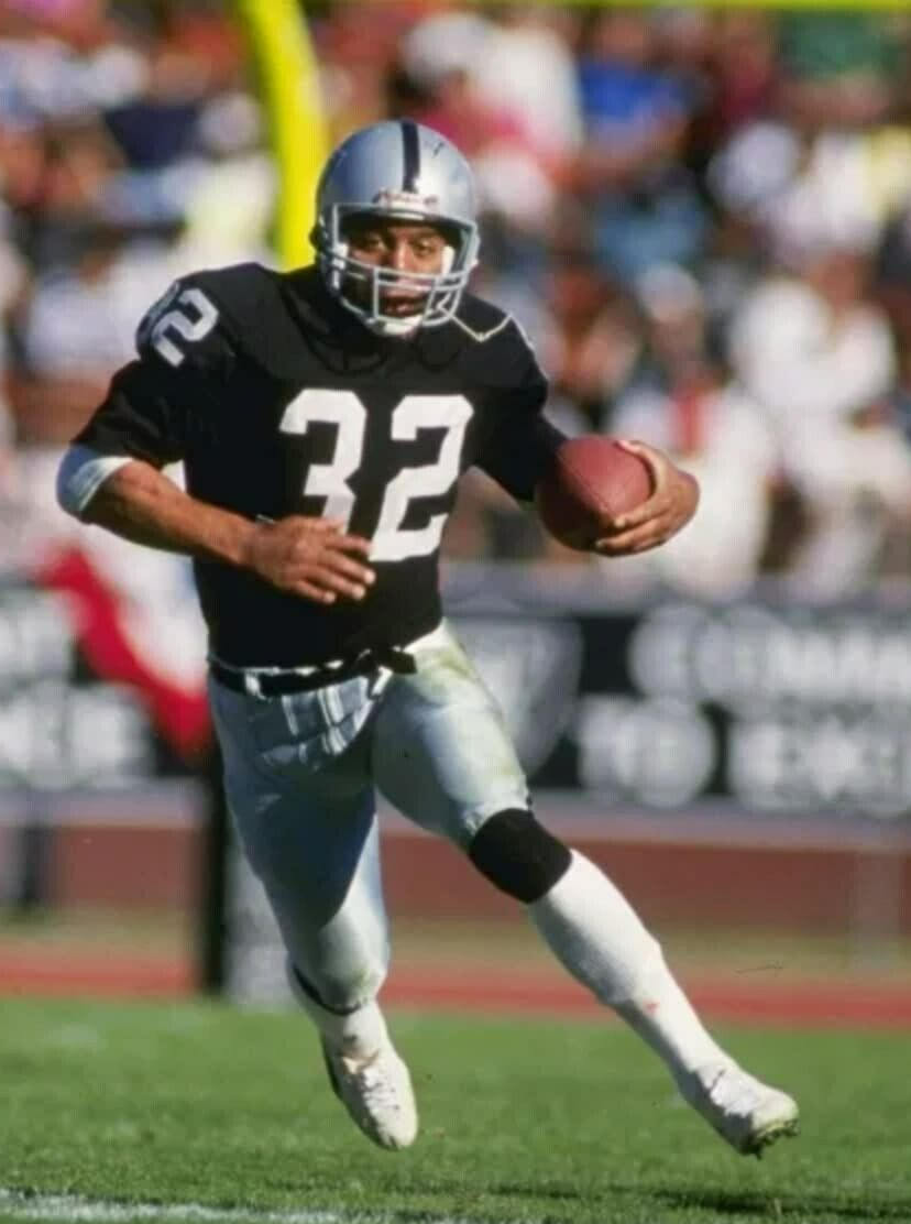 Marcus Allen Signed Oakland Raiders Jersey (Beckett) SB XVIII MVP Running Back