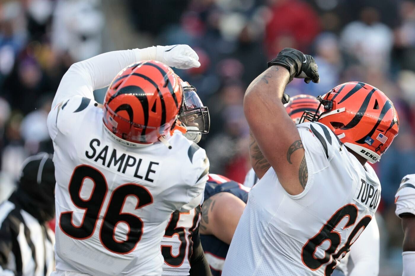 Cam Sample Signed Cincinnati Bengals Jersey (JSA) 2021 4th Rnd Pk/ Defensive End