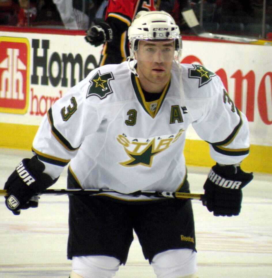 Stephane Robidas Signed Dallas Stars Jersey (Beckett COA) NHL career 1997–2015