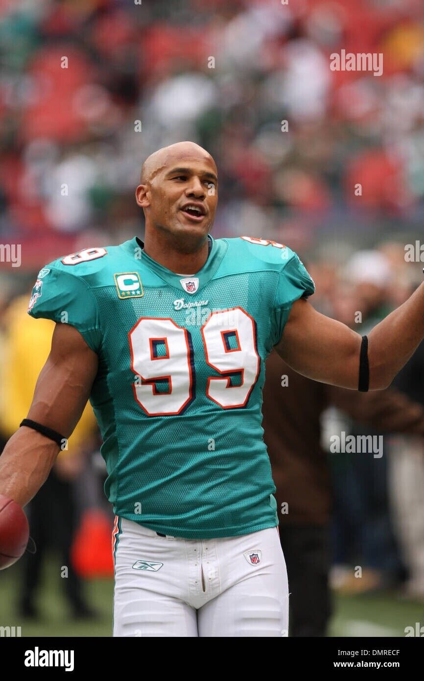 Jason Taylor Signed Miami Dolphins Jersey (Beckett) HOF Def. End Class of 2017