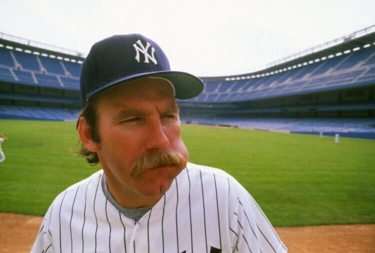 Sparky Lyle Signed Yankees Pinstriped Jersey (Beckett) AL Cy Young Award (1977)