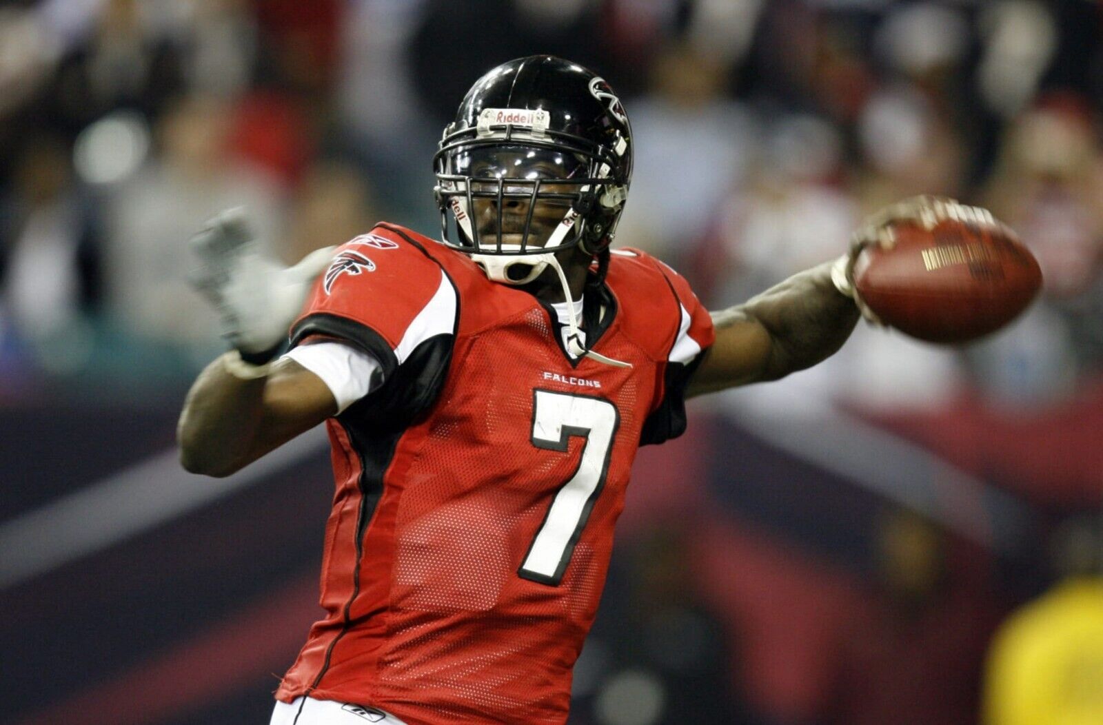 Michael Vick Signed Atlanta Falcons Red Jersey (JSA COA) 4×Pro Bowl Q.B.