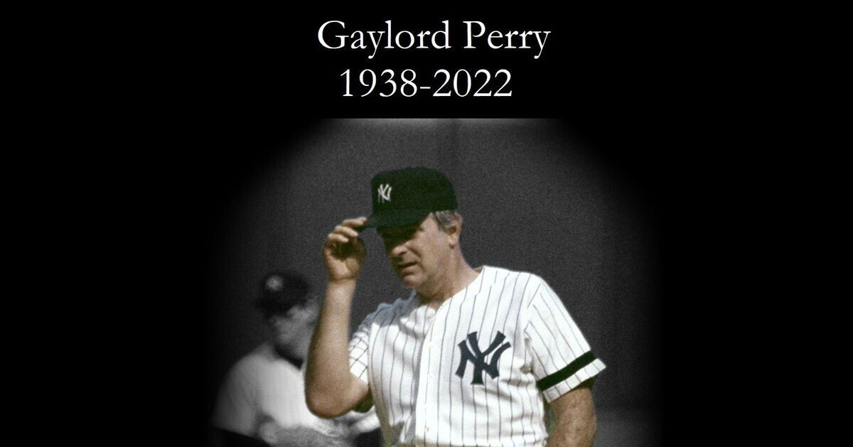 Gaylord Perry Signed New York Yankees Jersey Inscribed "HOF 91" (Schwartz COA)